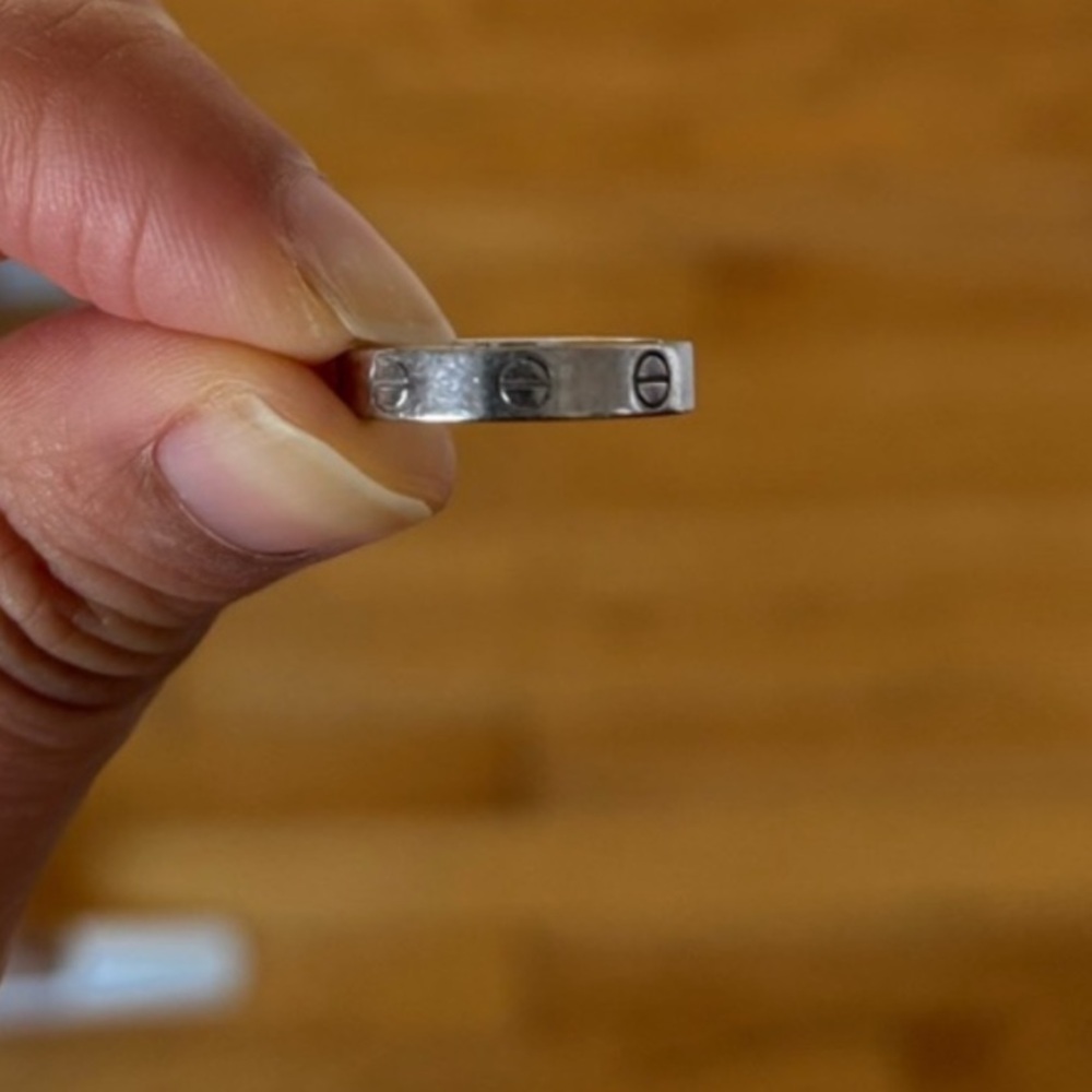 Love ring size 6, white gold